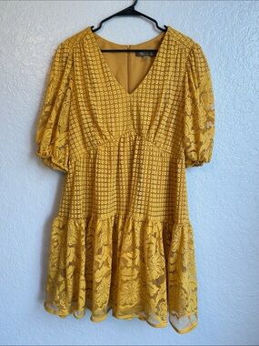 Melonie T Sunshine Yellow Lace Tiered V-neck Dress size 16